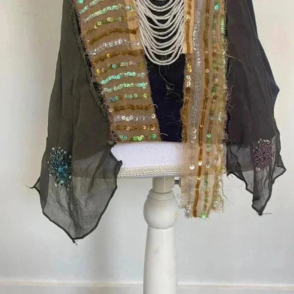 Navy blue multi media tank top. - Picture 2 of 4